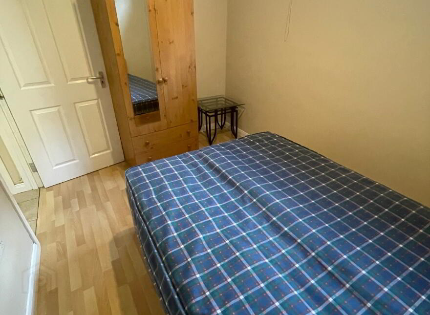 Apt 1 GREAT APARTMENT, 2c DUDLEY STREET, Queens Quarter, Belfast, BT7 1GW
