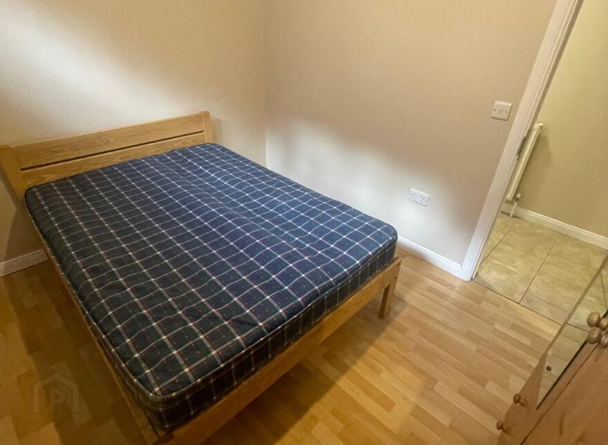 Apt 1 GREAT APARTMENT, 2c DUDLEY STREET, Queens Quarter, Belfast, BT7 1GW