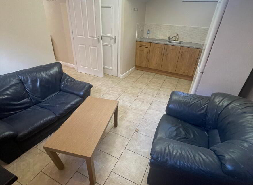 Apt 1 GREAT APARTMENT, 2c DUDLEY STREET, Queens Quarter, Belfast, BT7 1GW