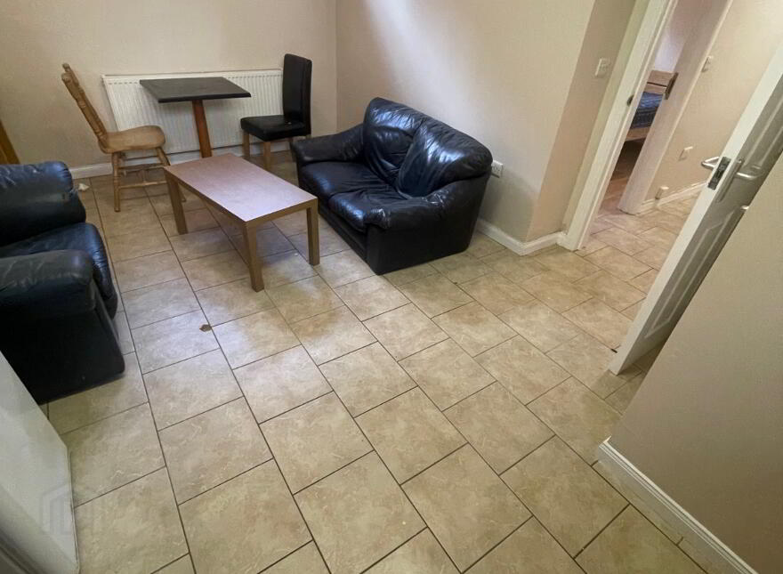 Apt 1 GREAT APARTMENT, 2c DUDLEY STREET, Queens Quarter, Belfast, BT7 1GW