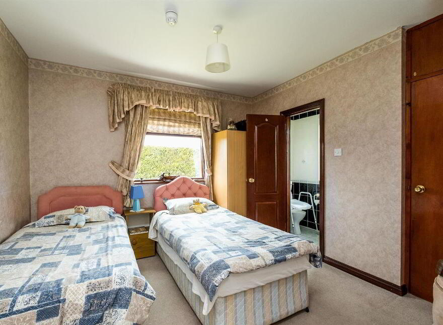 43 & 43a Peartree Road, Saintfield, BT24 8YB