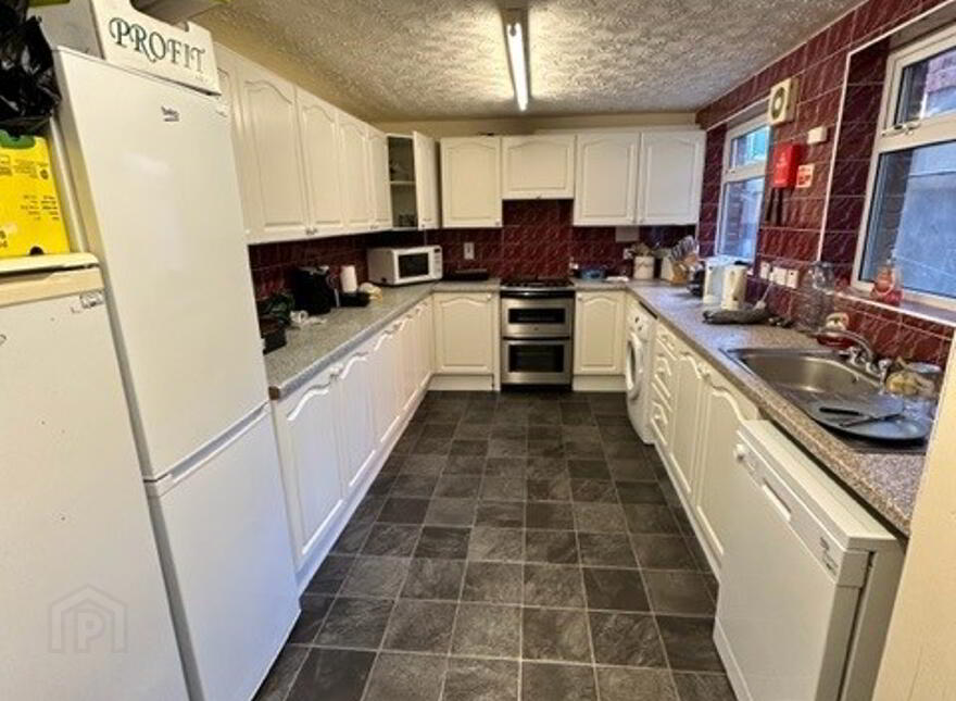 16 Tates Avenue, Belfast, BT9 7BY