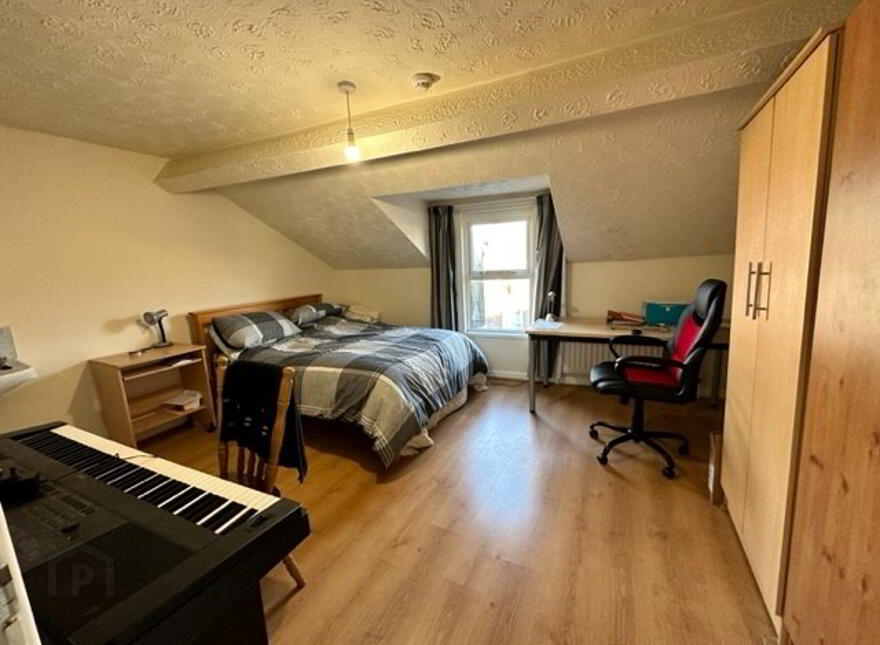 16 Tates Avenue, Belfast, BT9 7BY