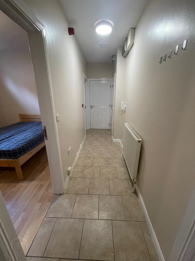 Apt 1 GREAT APARTMENT, 2c DUDLEY STREET 5 of 16