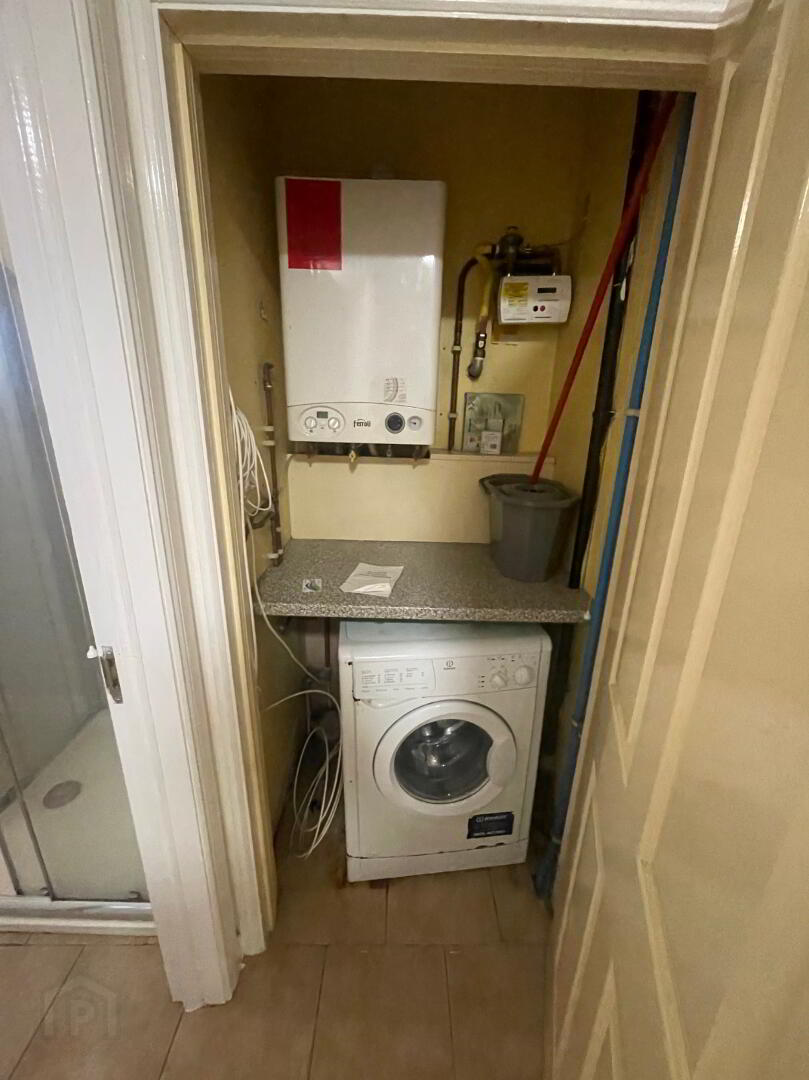 Apt 1 GREAT APARTMENT, 2c DUDLEY STREET 13 of 16