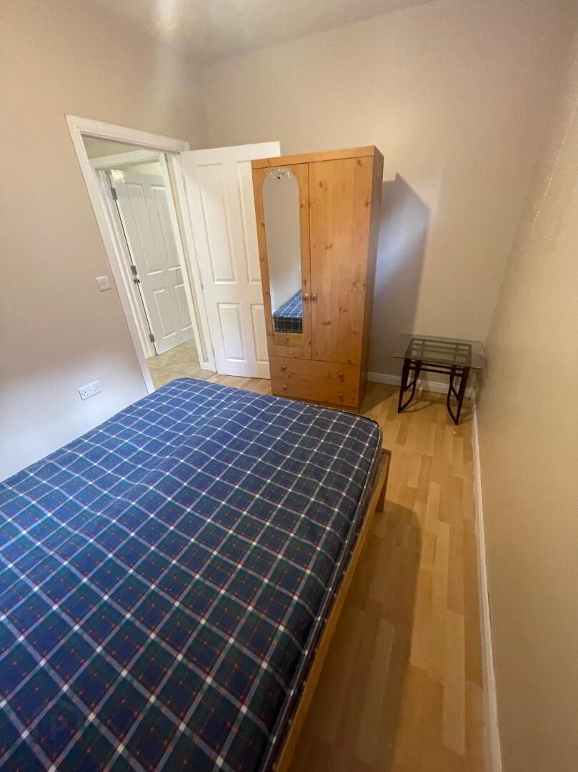 Apt 1 GREAT APARTMENT, 2c DUDLEY STREET 9 of 16