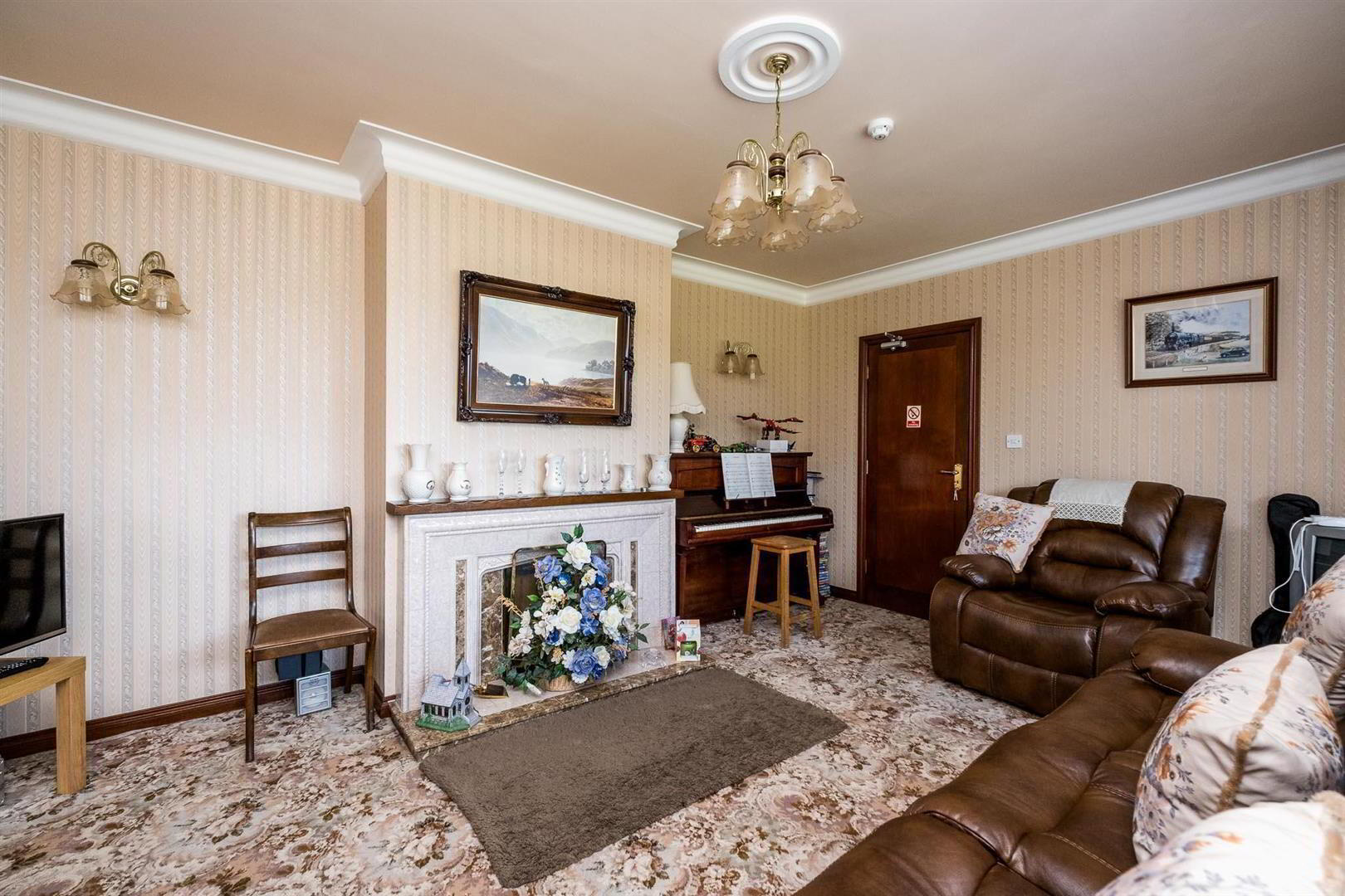 43 & 43a Peartree Road 3 of 30