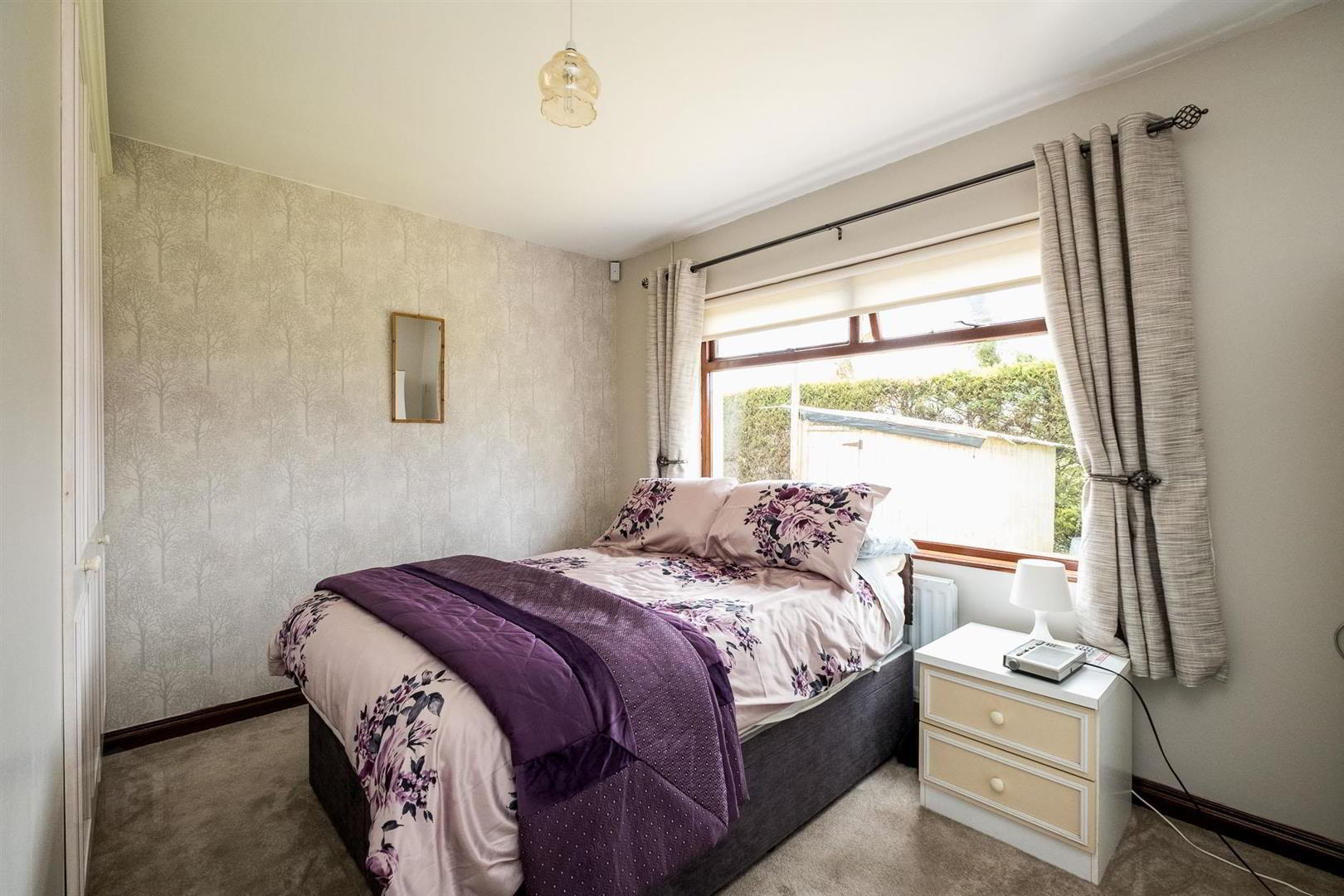 43 & 43a Peartree Road 10 of 30