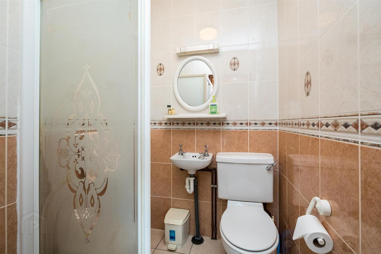 43 & 43a Peartree Road 14 of 30