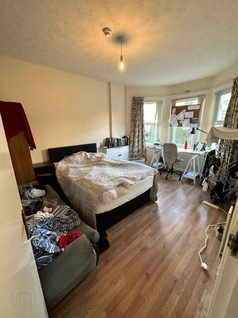 16 Tates Avenue 3 of 12