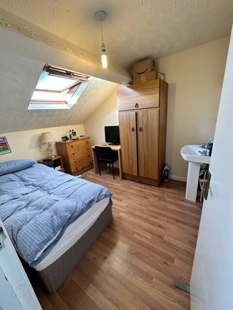 16 Tates Avenue 8 of 12