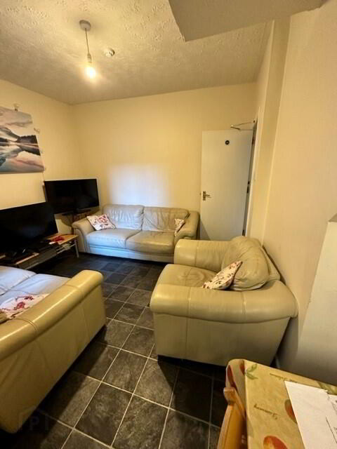 16 Tates Avenue 12 of 12